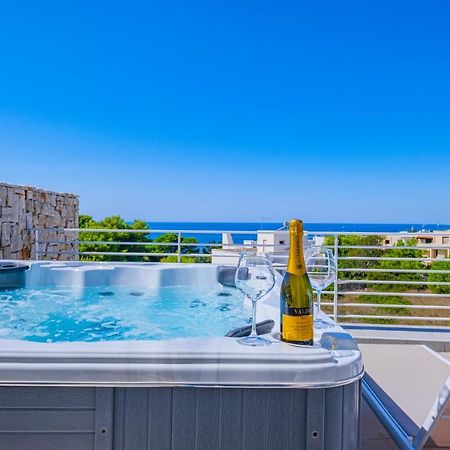 Jipirin - Private Jacuzzi Villas Castrignano del Capo Exterior photo