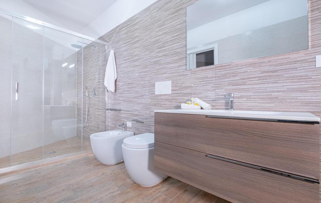 Jipirin - Private Jacuzzi Villas Castrignano del Capo Exterior photo