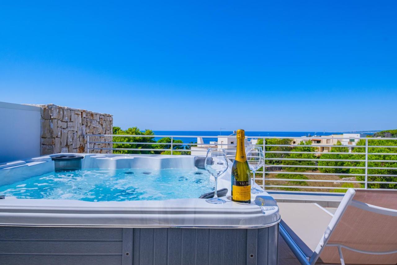 Jipirin - Private Jacuzzi Villas Castrignano del Capo Exterior photo