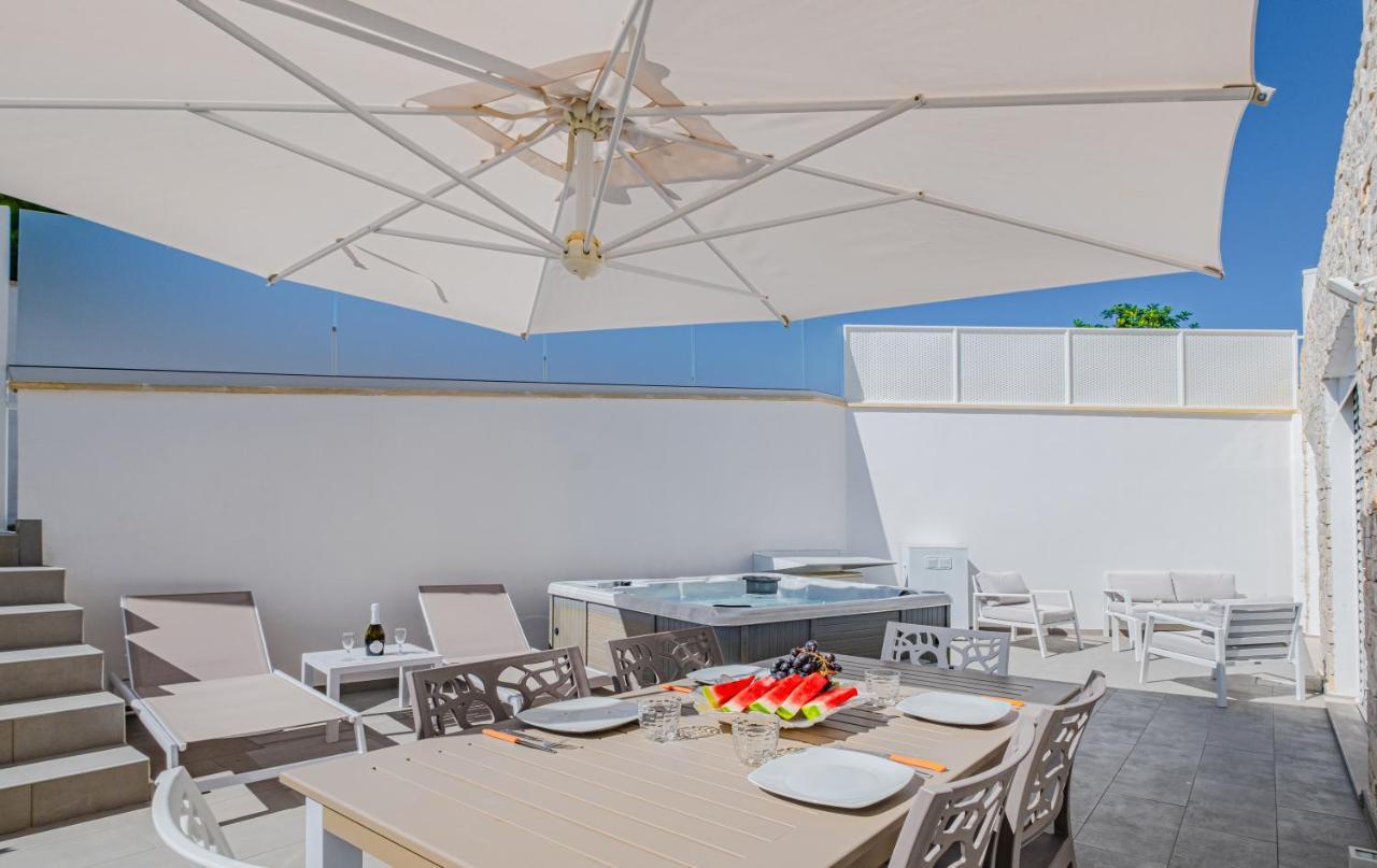 Jipirin - Private Jacuzzi Villas Castrignano del Capo Exterior photo