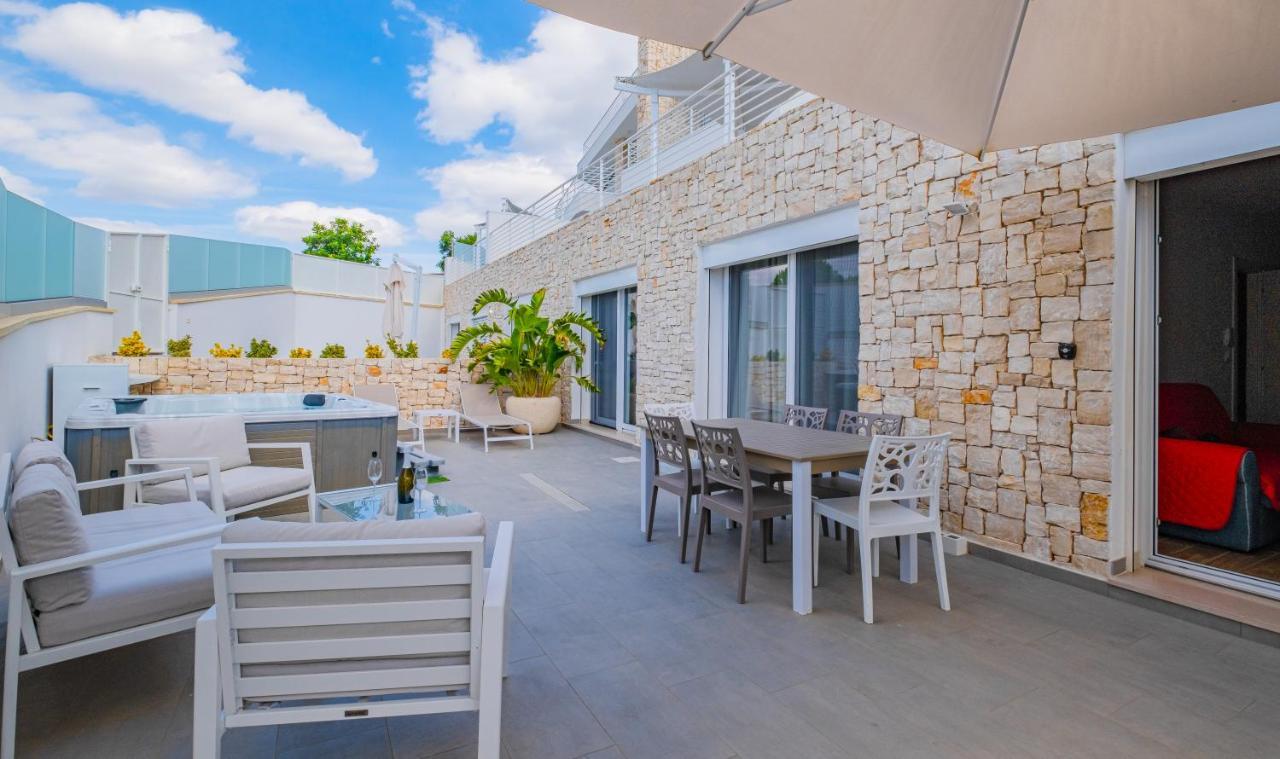 Jipirin - Private Jacuzzi Villas Castrignano del Capo Exterior photo