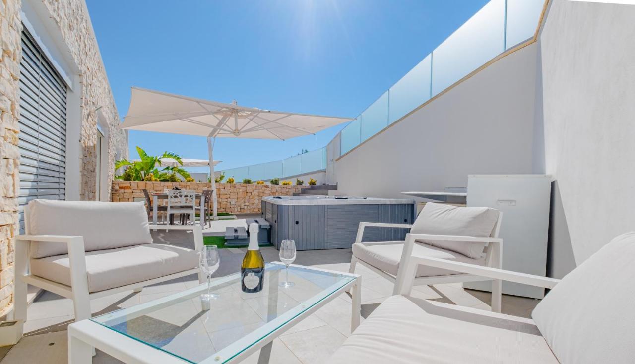 Jipirin - Private Jacuzzi Villas Castrignano del Capo Exterior photo