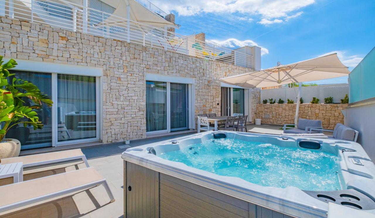 Jipirin - Private Jacuzzi Villas Castrignano del Capo Exterior photo