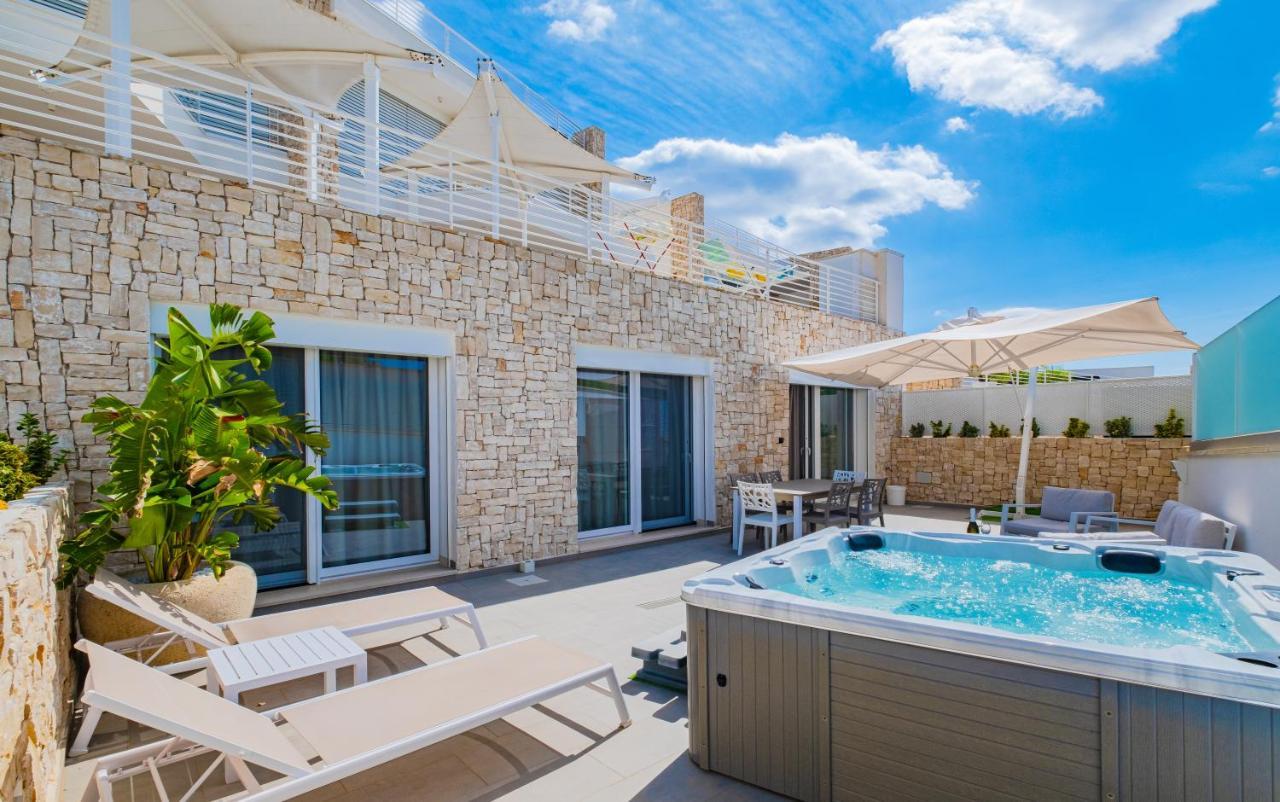 Jipirin - Private Jacuzzi Villas Castrignano del Capo Exterior photo