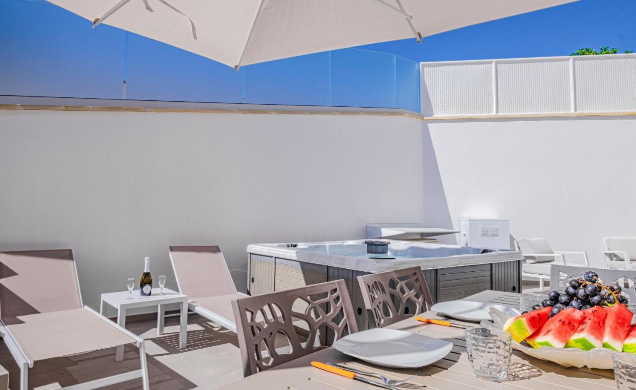 Jipirin - Private Jacuzzi Villas Castrignano del Capo Exterior photo