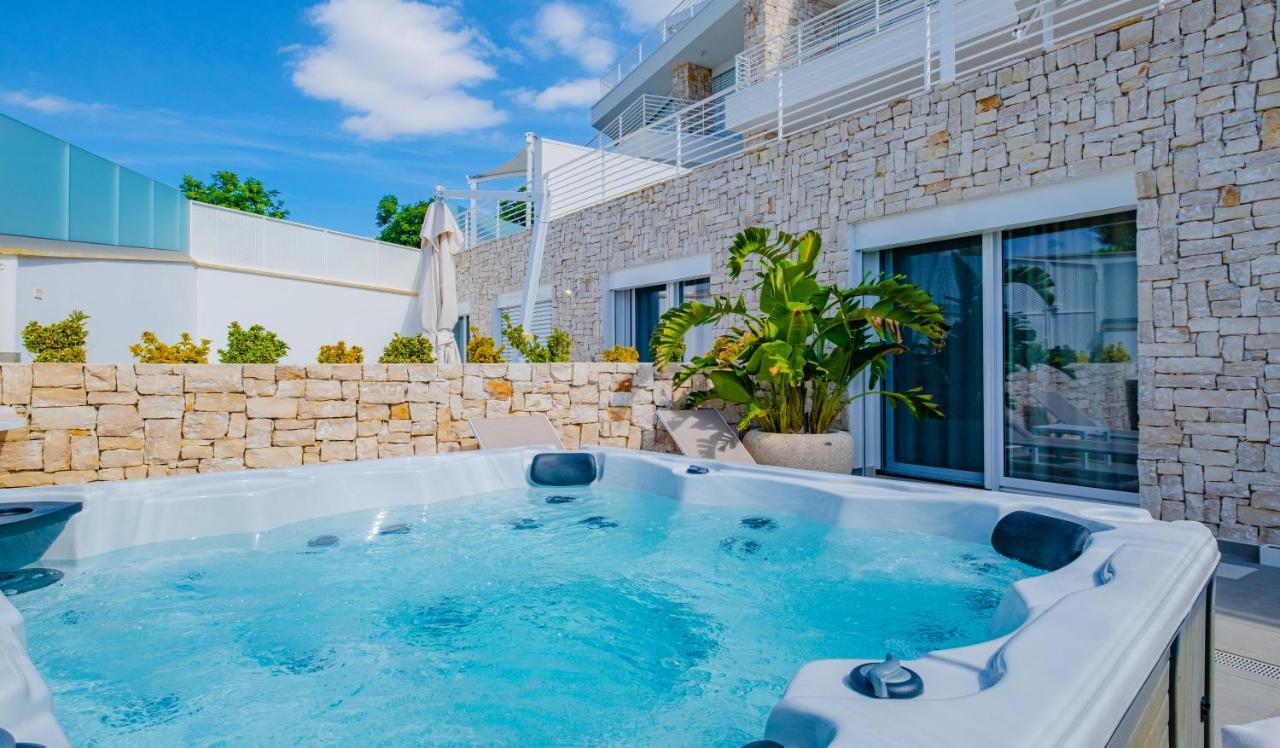 Jipirin - Private Jacuzzi Villas Castrignano del Capo Exterior photo